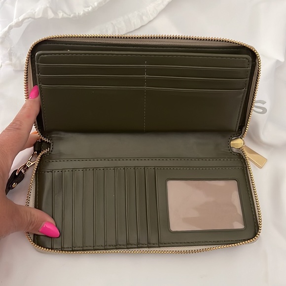 Michael kors. Logo stripe continental wristlet. - Picture 2 of 2